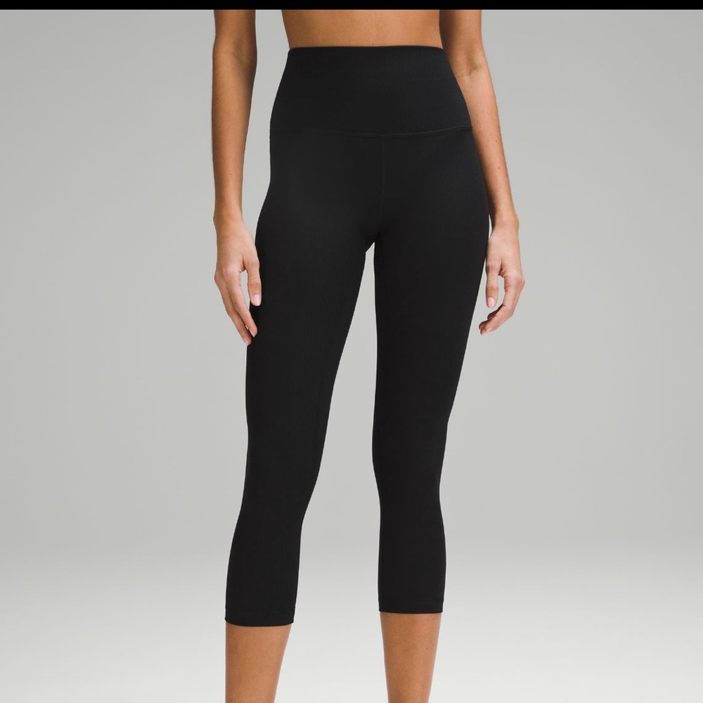 LULULEMON align High Rise Ribbed Crop 23”